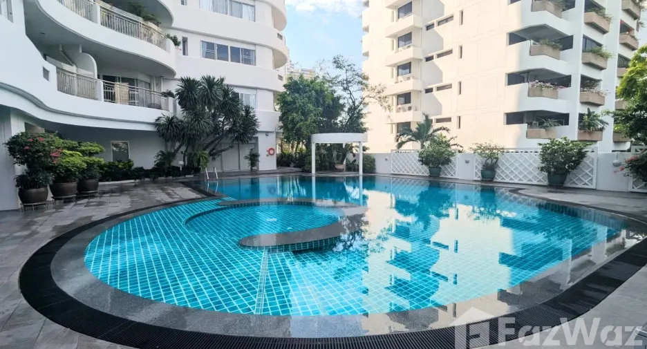 For rent 3 bedrooms apartment in Sathon, Bangkok