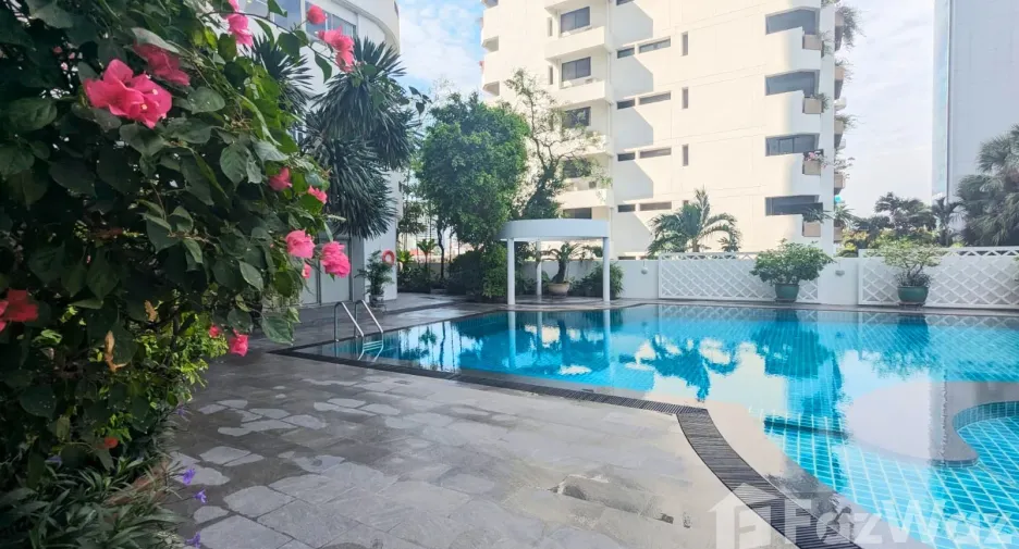 For rent 3 bedrooms apartment in Sathon, Bangkok