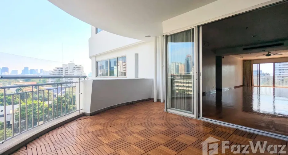 For rent 3 bedrooms apartment in Sathon, Bangkok