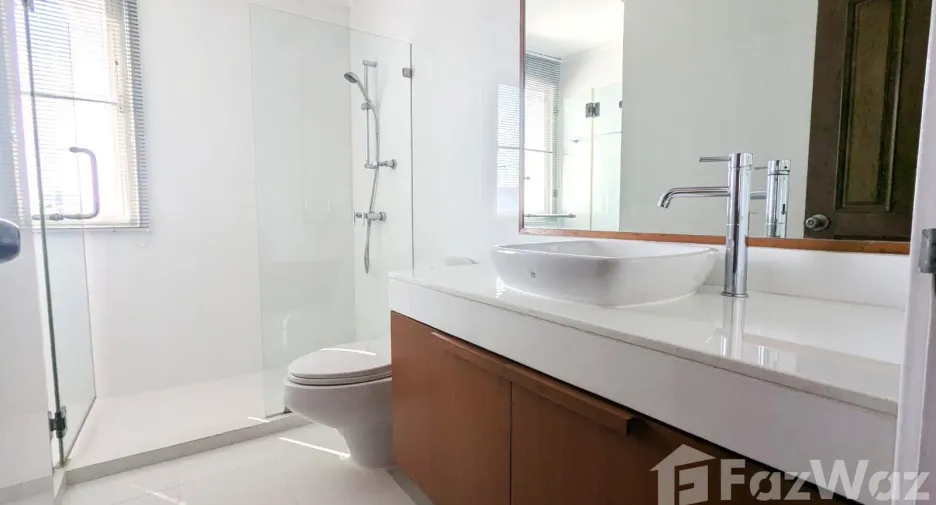For rent 3 bedrooms apartment in Sathon, Bangkok