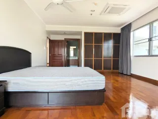 For rent 3 bedrooms apartment in Sathon, Bangkok