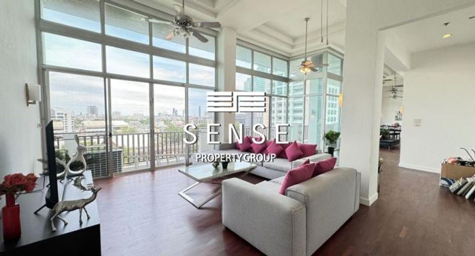 For rent 4 bedrooms condo in Sathon, Bangkok