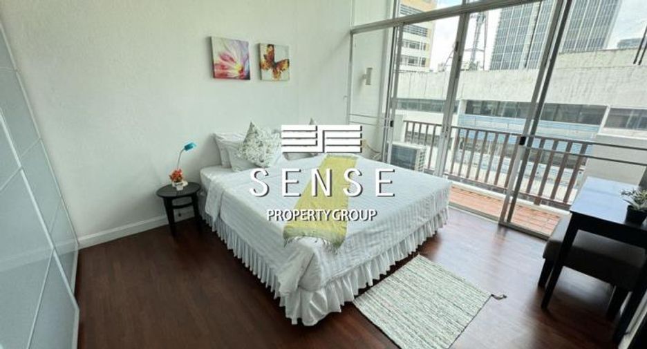 For rent 4 bedrooms condo in Sathon, Bangkok
