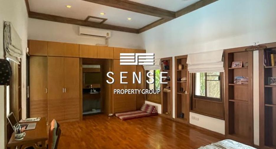 For rent 4 bedrooms house in Khlong Toei, Bangkok