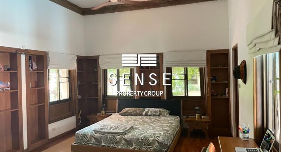 For rent 4 bedrooms house in Khlong Toei, Bangkok