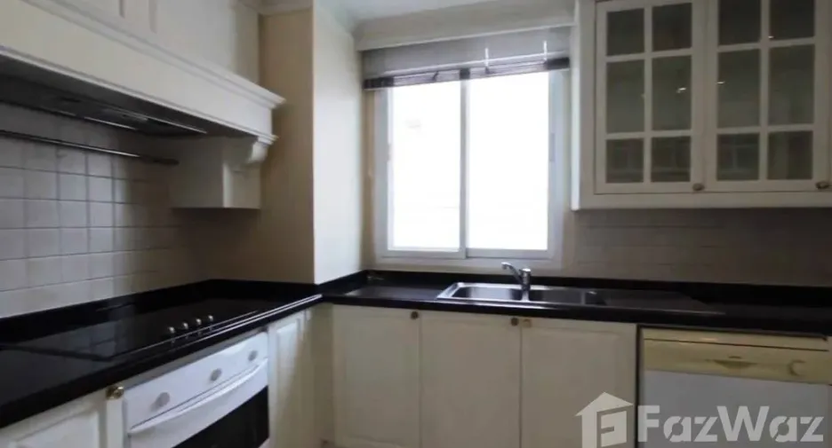 For rent 3 bedrooms apartment in Sathon, Bangkok