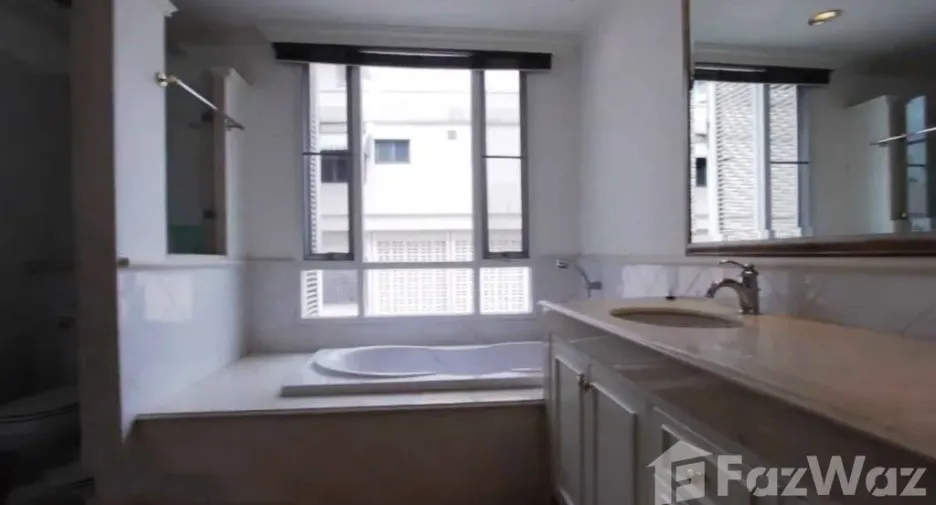For rent 3 bedrooms apartment in Sathon, Bangkok