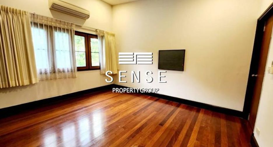 For rent 3 bedrooms house in Khlong Toei, Bangkok