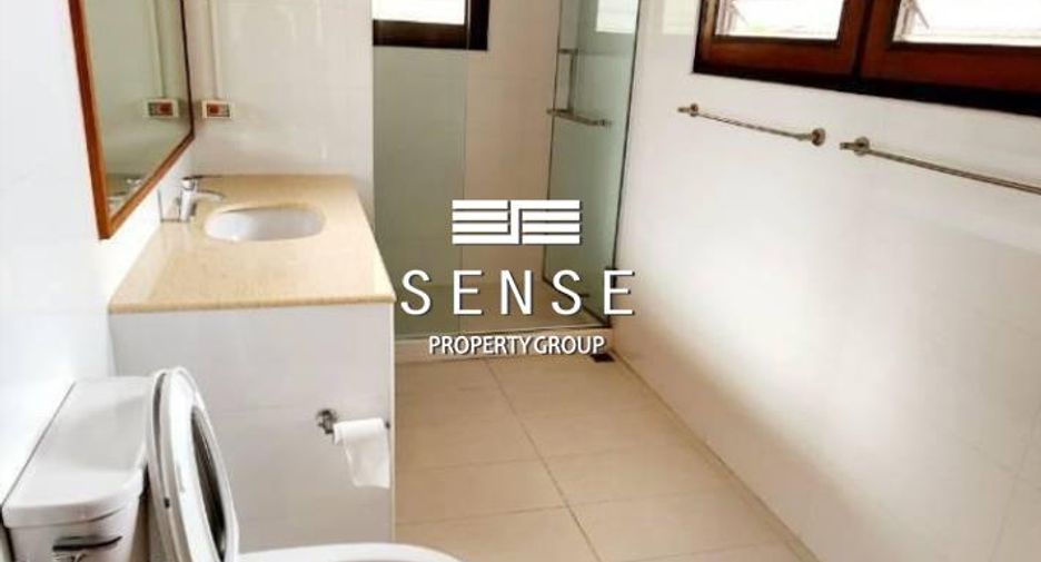 For rent 3 bedrooms house in Khlong Toei, Bangkok