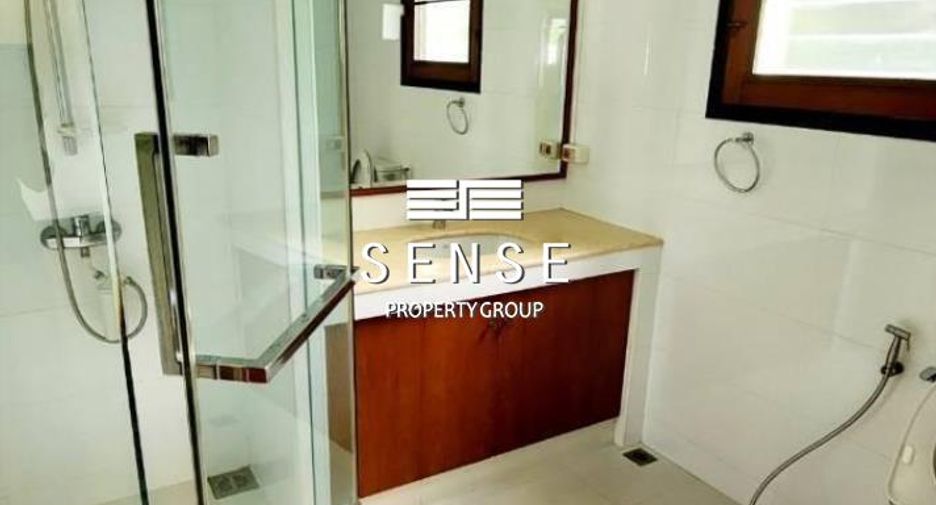 For rent 3 bedrooms house in Khlong Toei, Bangkok