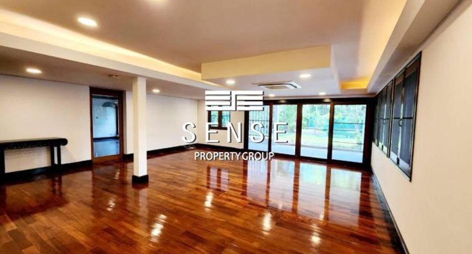 For rent 3 bedrooms house in Khlong Toei, Bangkok