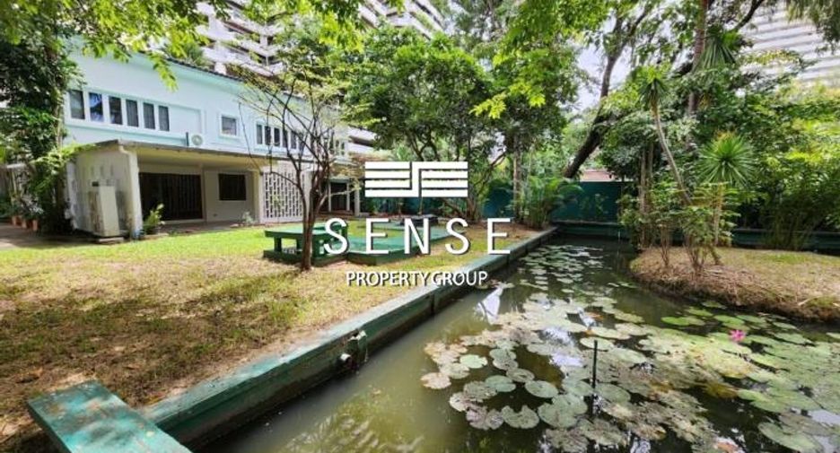 For rent 3 bedrooms house in Khlong Toei, Bangkok
