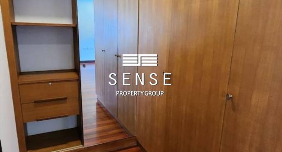For rent 3 bedrooms house in Khlong Toei, Bangkok