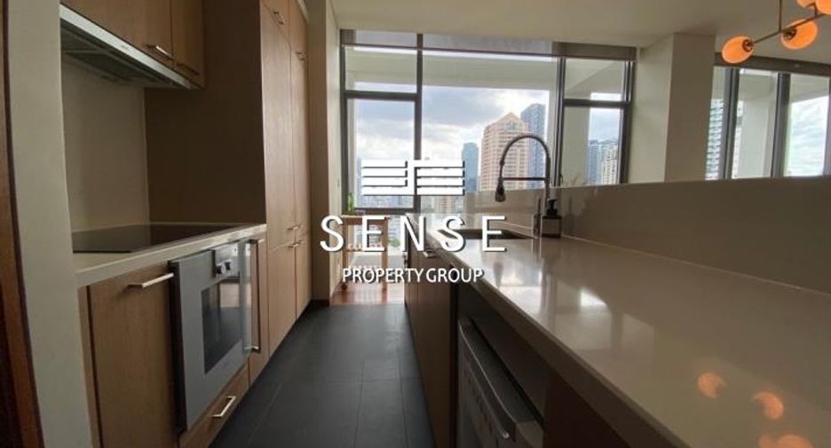 For rent 3 bedrooms condo in Sathon, Bangkok