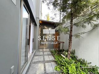 Casa en alquiler de 3 habitaciones en Phra Khanong, Bangkok