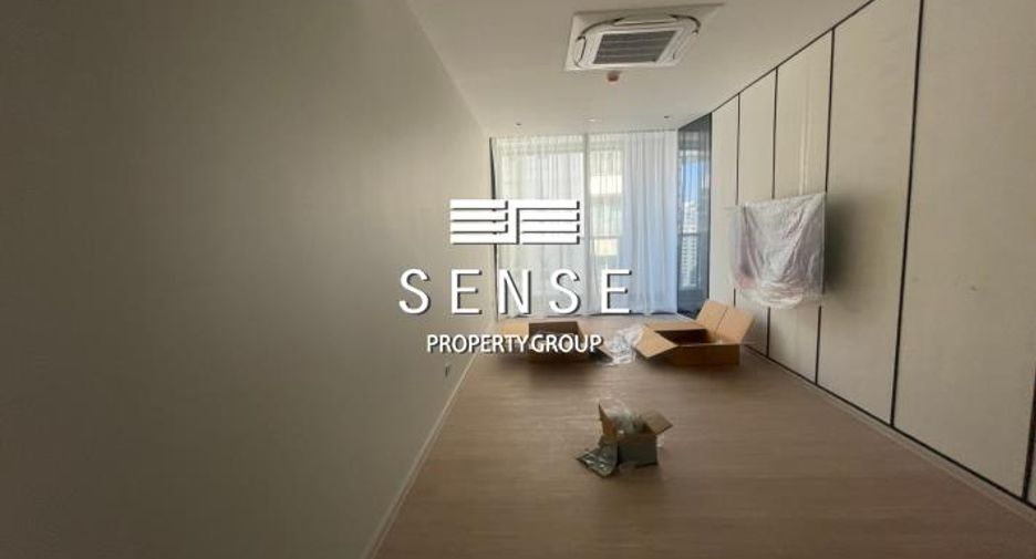 For rent 4 bedrooms condo in Khlong Toei, Bangkok