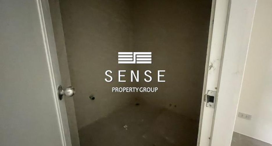 For rent 4 bedrooms condo in Khlong Toei, Bangkok