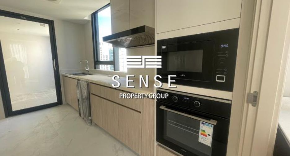 For rent 4 bedrooms condo in Khlong Toei, Bangkok