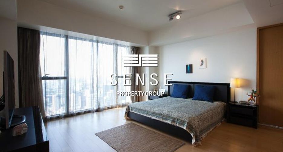 For rent 4 bedrooms condo in Sathon, Bangkok