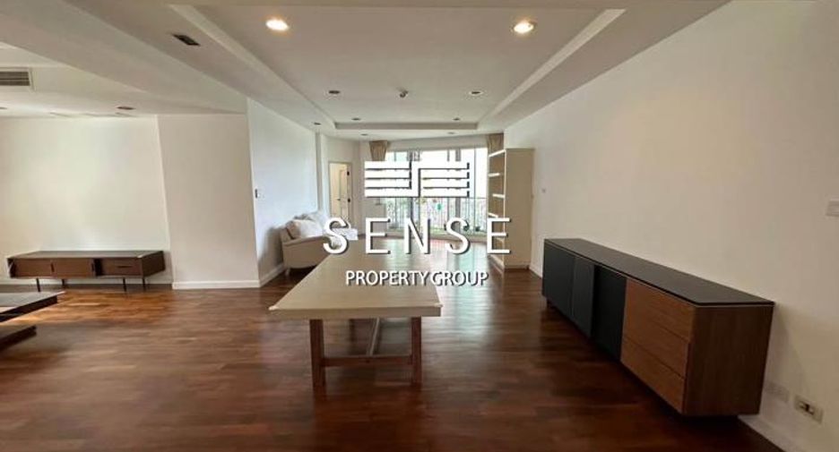 For rent 3 bedrooms condo in Sathon, Bangkok