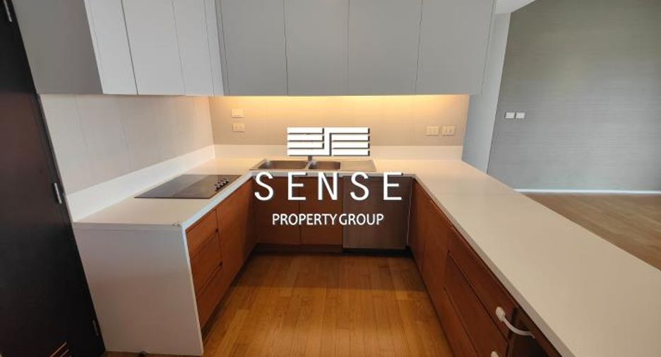 For rent 3 bedrooms condo in Khlong Toei, Bangkok