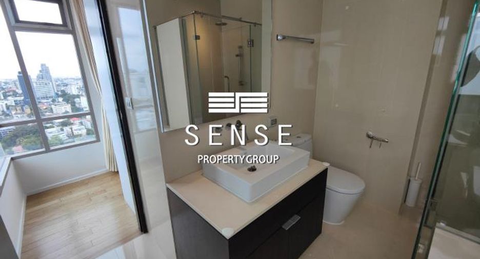 For rent 3 bedrooms condo in Khlong Toei, Bangkok