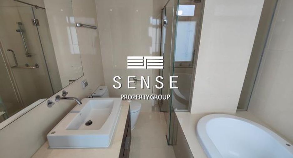 For rent 3 bedrooms condo in Khlong Toei, Bangkok