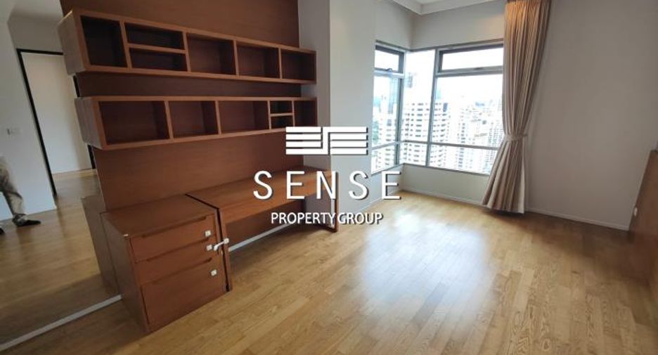 For rent 3 bedrooms condo in Khlong Toei, Bangkok