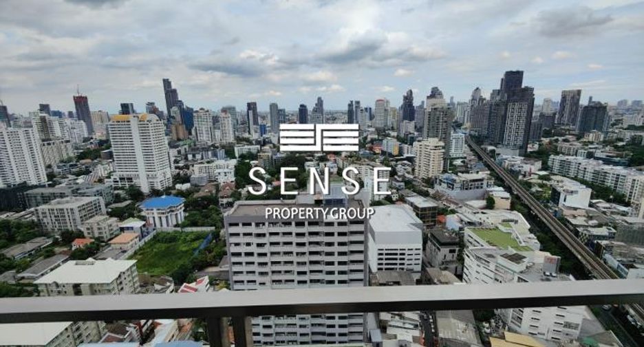 For rent 3 bedrooms condo in Khlong Toei, Bangkok
