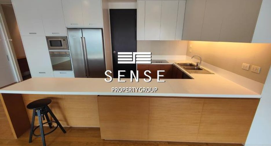For rent 3 bedrooms condo in Khlong Toei, Bangkok