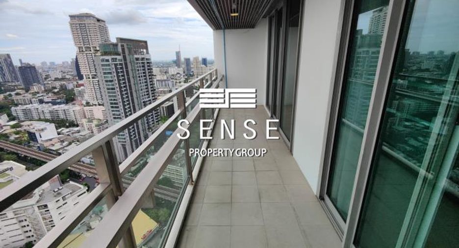 For rent 3 bedrooms condo in Khlong Toei, Bangkok