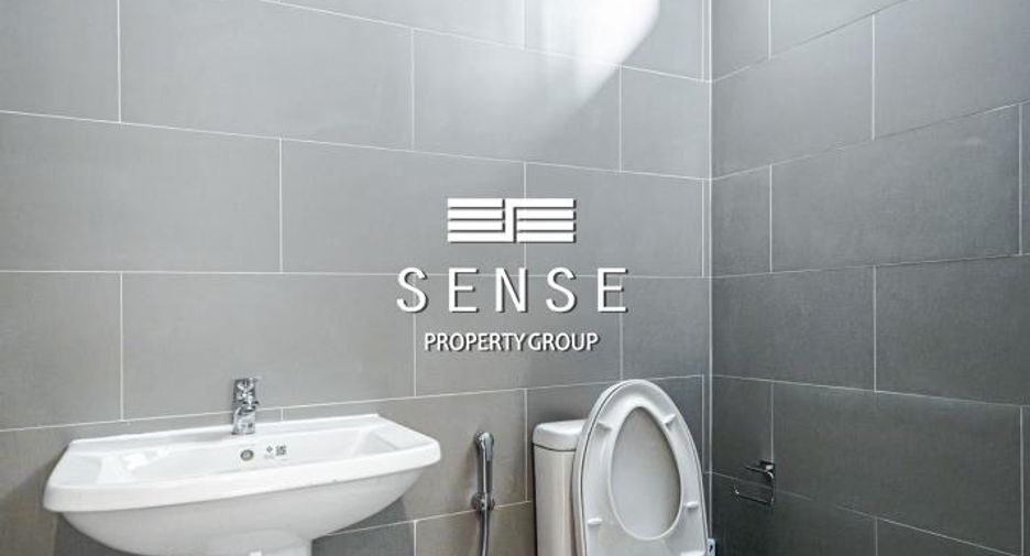 For rent 4 bedrooms house in Khlong San, Bangkok