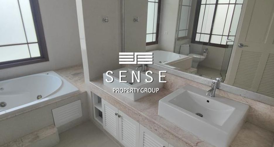 For rent 4 bedrooms house in Pathum Wan, Bangkok