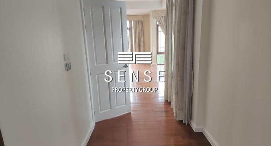 For rent 4 bedrooms house in Pathum Wan, Bangkok