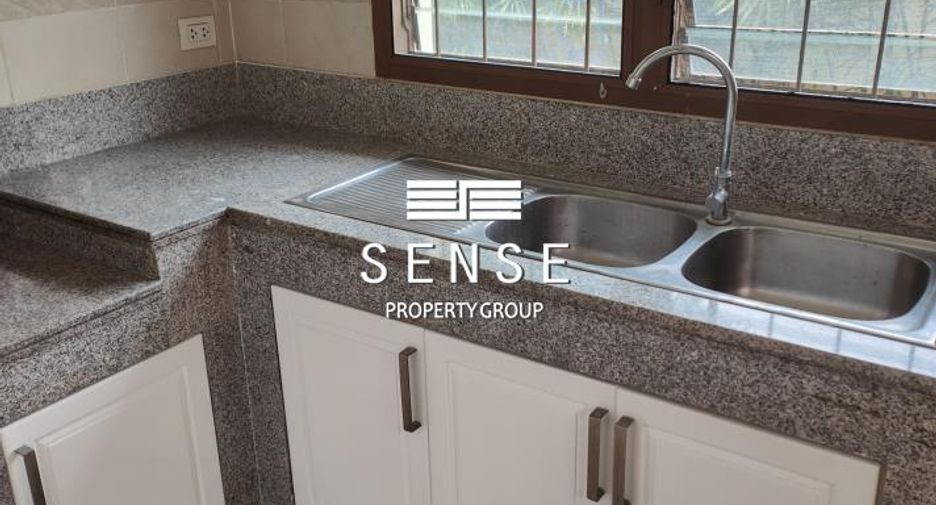 For rent 4 bedrooms house in Pathum Wan, Bangkok