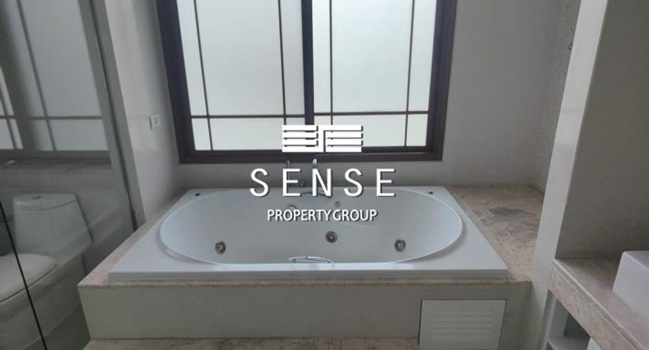 For rent 4 bedrooms house in Pathum Wan, Bangkok