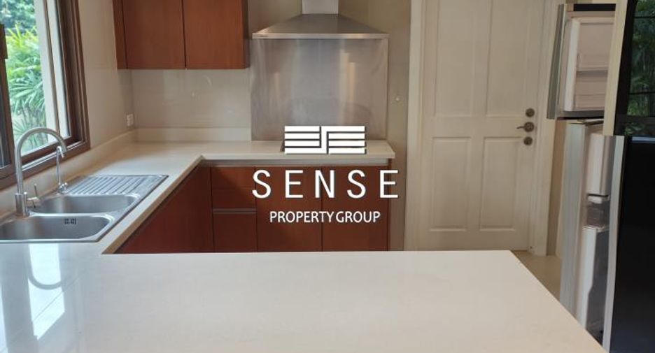 For rent 4 bedrooms house in Pathum Wan, Bangkok