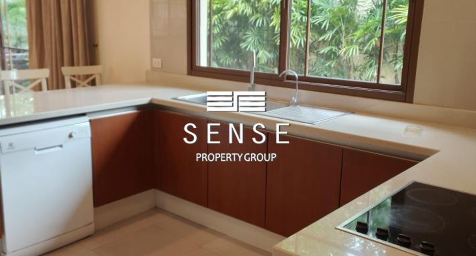 For rent 4 bedrooms house in Pathum Wan, Bangkok