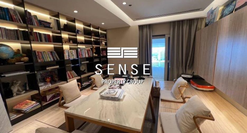 For sale 3 bedrooms condo in Khlong Toei, Bangkok