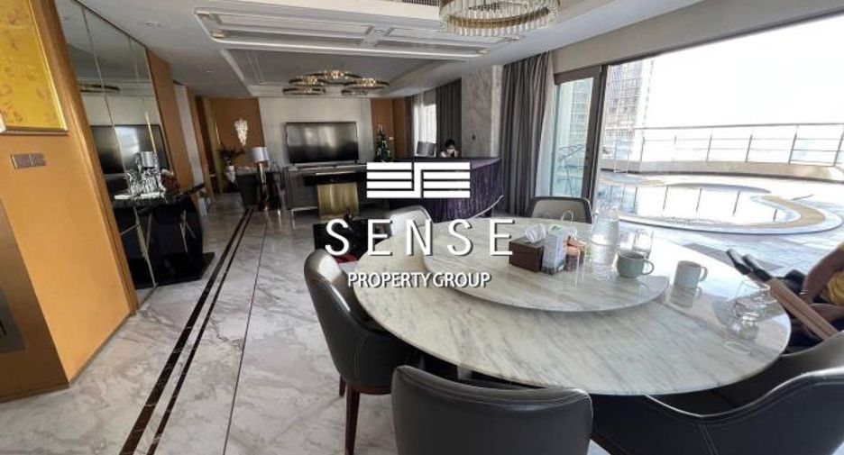 For sale 3 bedrooms condo in Khlong Toei, Bangkok