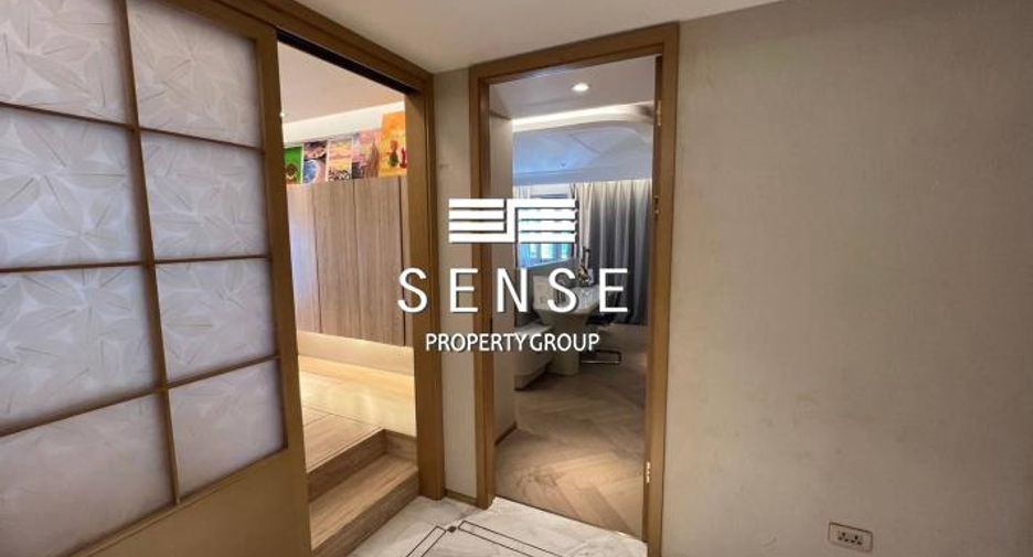 For sale 3 bedrooms condo in Khlong Toei, Bangkok