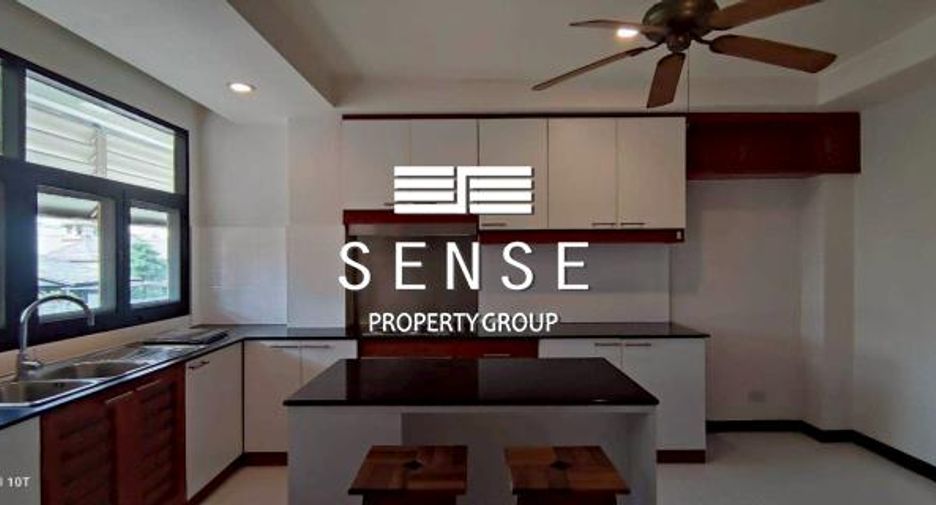 For rent 4 bedrooms condo in Sathon, Bangkok