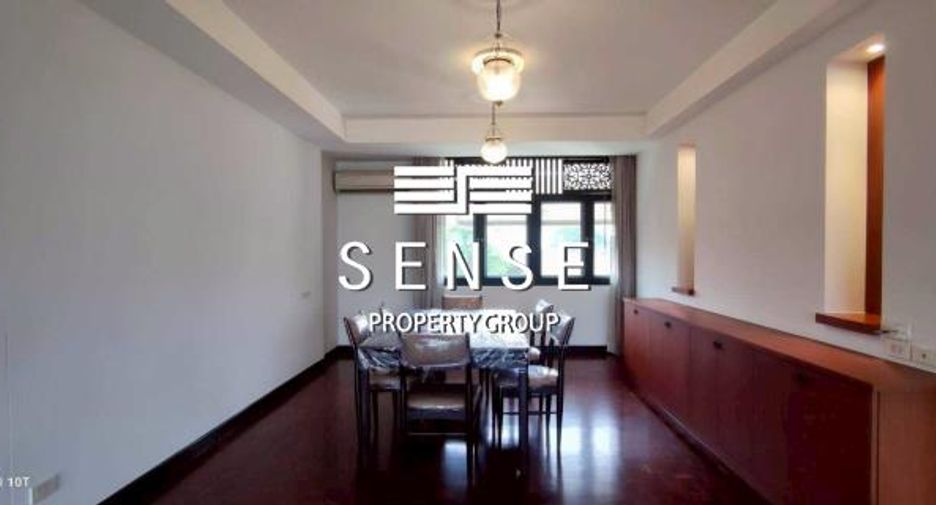 For rent 4 bedrooms condo in Sathon, Bangkok