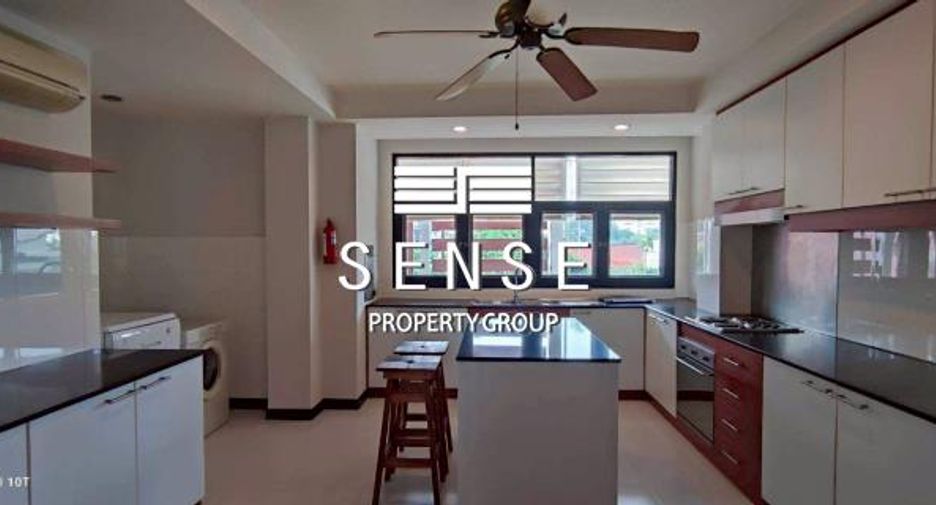 For rent 4 bedrooms condo in Sathon, Bangkok