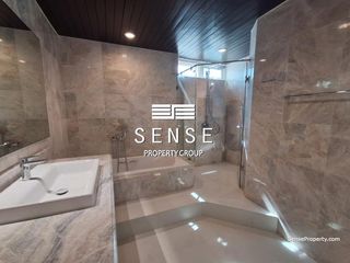 For rent 4 bedrooms condo in Khlong Toei, Bangkok