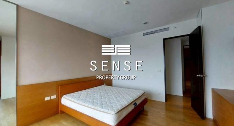 For rent 3 bedrooms condo in Khlong Toei, Bangkok