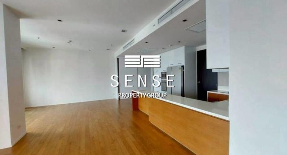 For rent 3 bedrooms condo in Khlong Toei, Bangkok