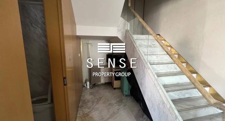 For sale 3 bedrooms condo in Khlong Toei, Bangkok