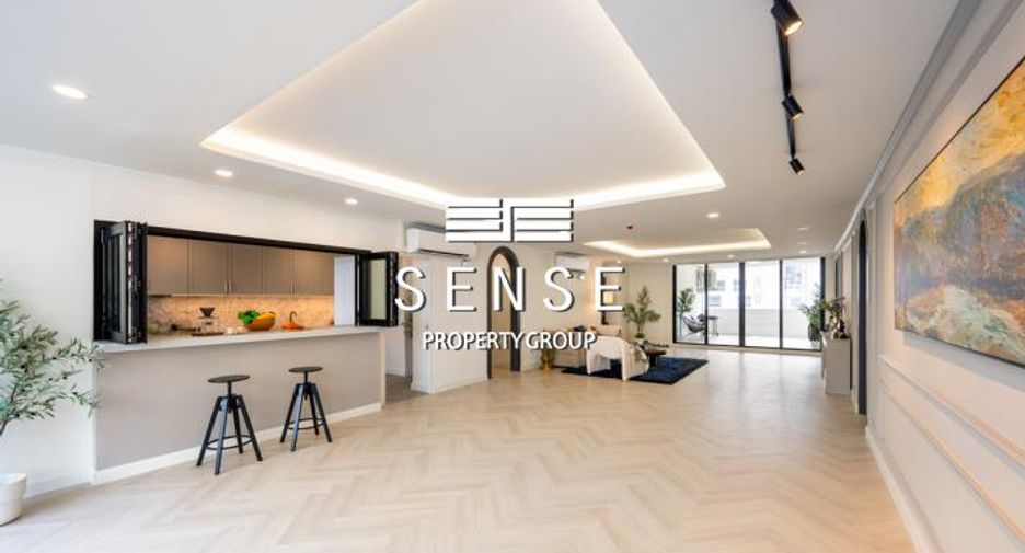 For sale 3 bedrooms condo in Khlong Toei, Bangkok