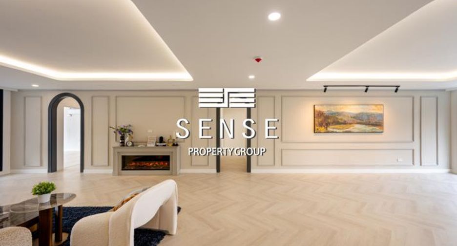 For sale 3 bedrooms condo in Khlong Toei, Bangkok